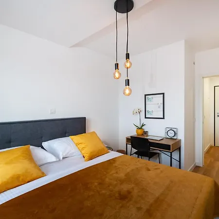 Central Apartment With Garage Zadar Exterior photo