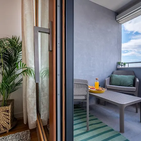 Central Apartment With Garage Zadar Exterior photo