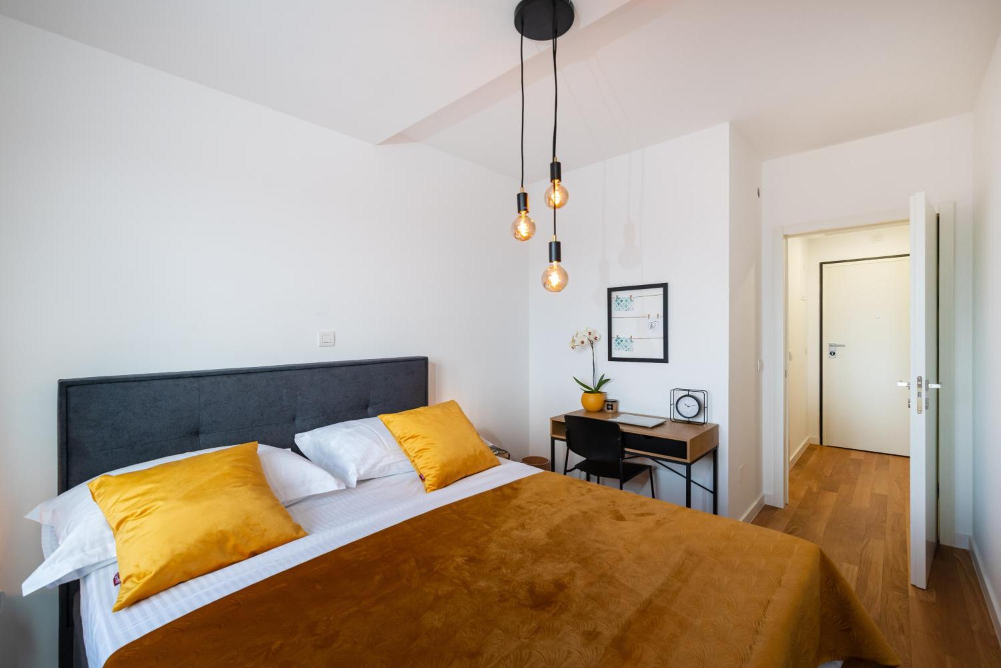 Appartement With Garage *